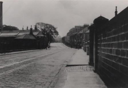 The St Leonard Works on the left-hand side of the photograph was opened in 1851. Originally it contained both hand looms and power looms, but hand looms were phased out over the next twenty years.